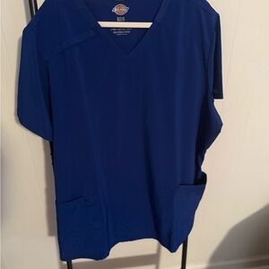 Dickies EDS Essentials V-Neck Scrub Top